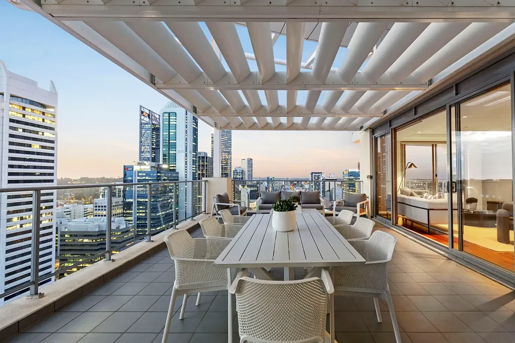 Perth 2 Slaapkamer Sky-High Penthouse Views, 3 Car Bays