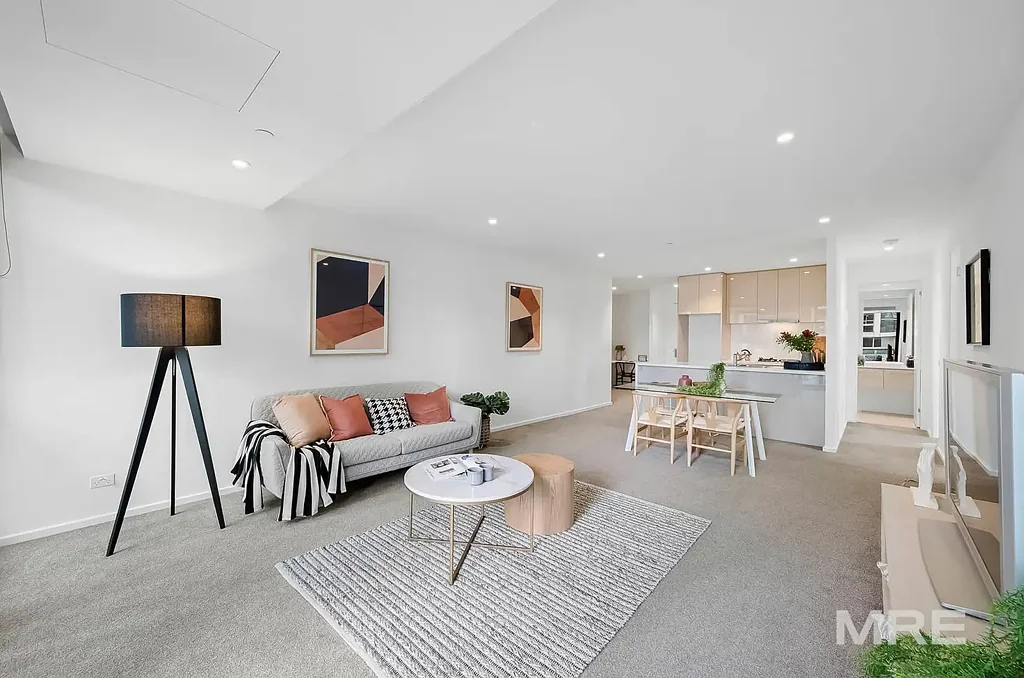 Incredibly large 3-bedroom apartment with city views & premium location