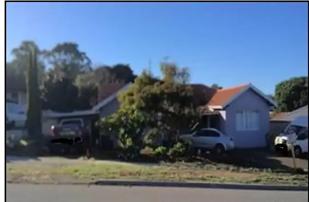 Hamilton Hill 3房  Bailiff Sale - Full Share of 36 Redmond Road, HAMILTON HILL, WA 6163 on Thursday 20th August at 11:30 am by Public Auction - Bailiff reference: 333002