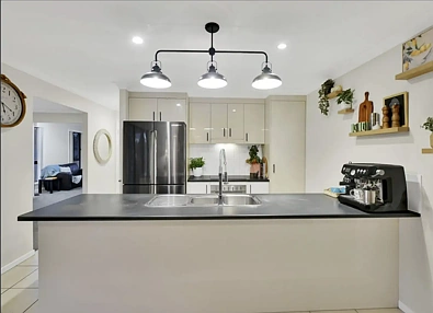 ਰਸੋਈ - 1 Rush Court, Bundamba, QLD 4304