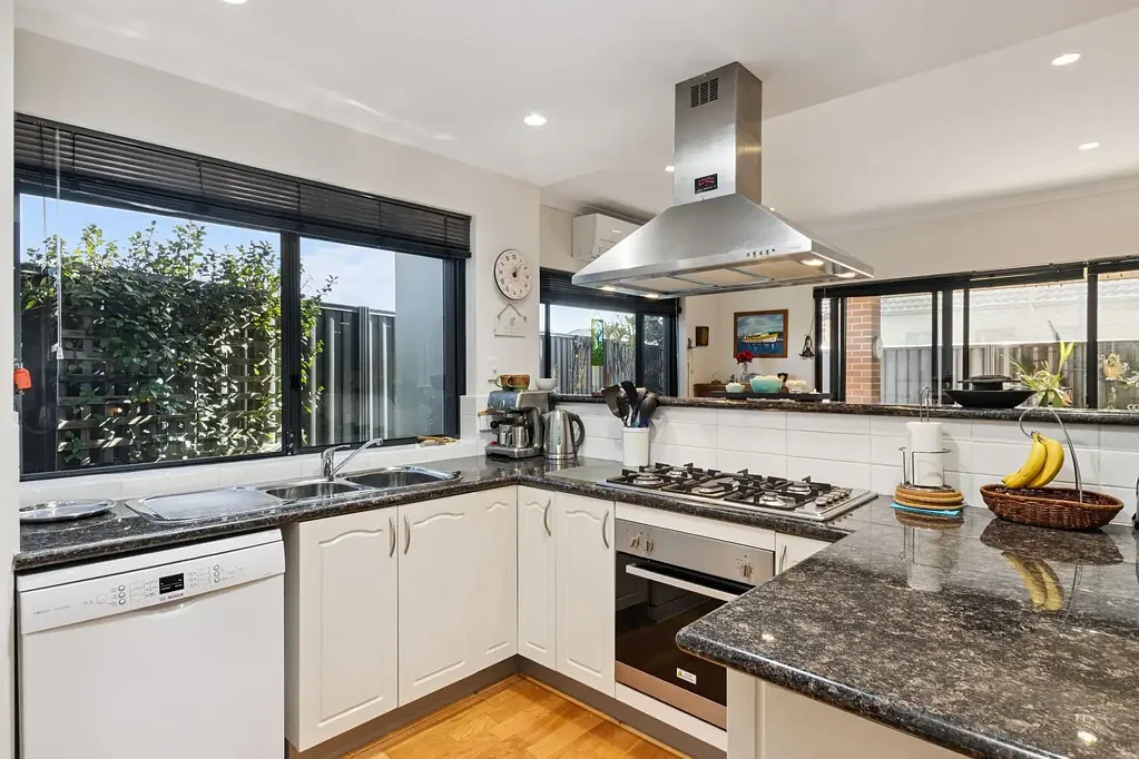 Aveley 4 Bedroom UNDER OFFER