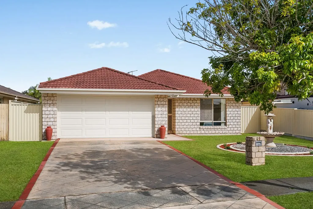 Bellmere 3침실 Charming Low-Maintenance Home with Backyard Access & Established Gardens