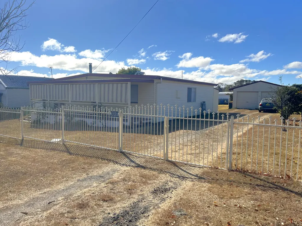 Glen Innes 3房  Comfortable Family Home