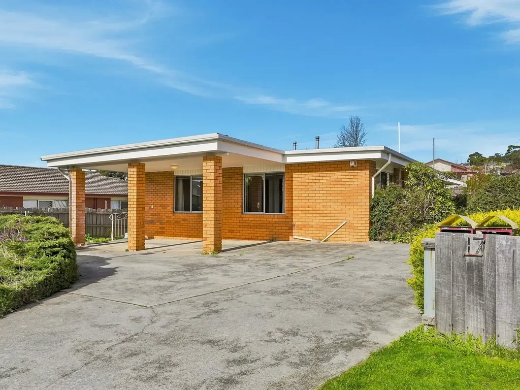 Glenorchy 2Moenga Glenorchy - The Brick Two Bedder Your Accountant Will Actually Smile About
