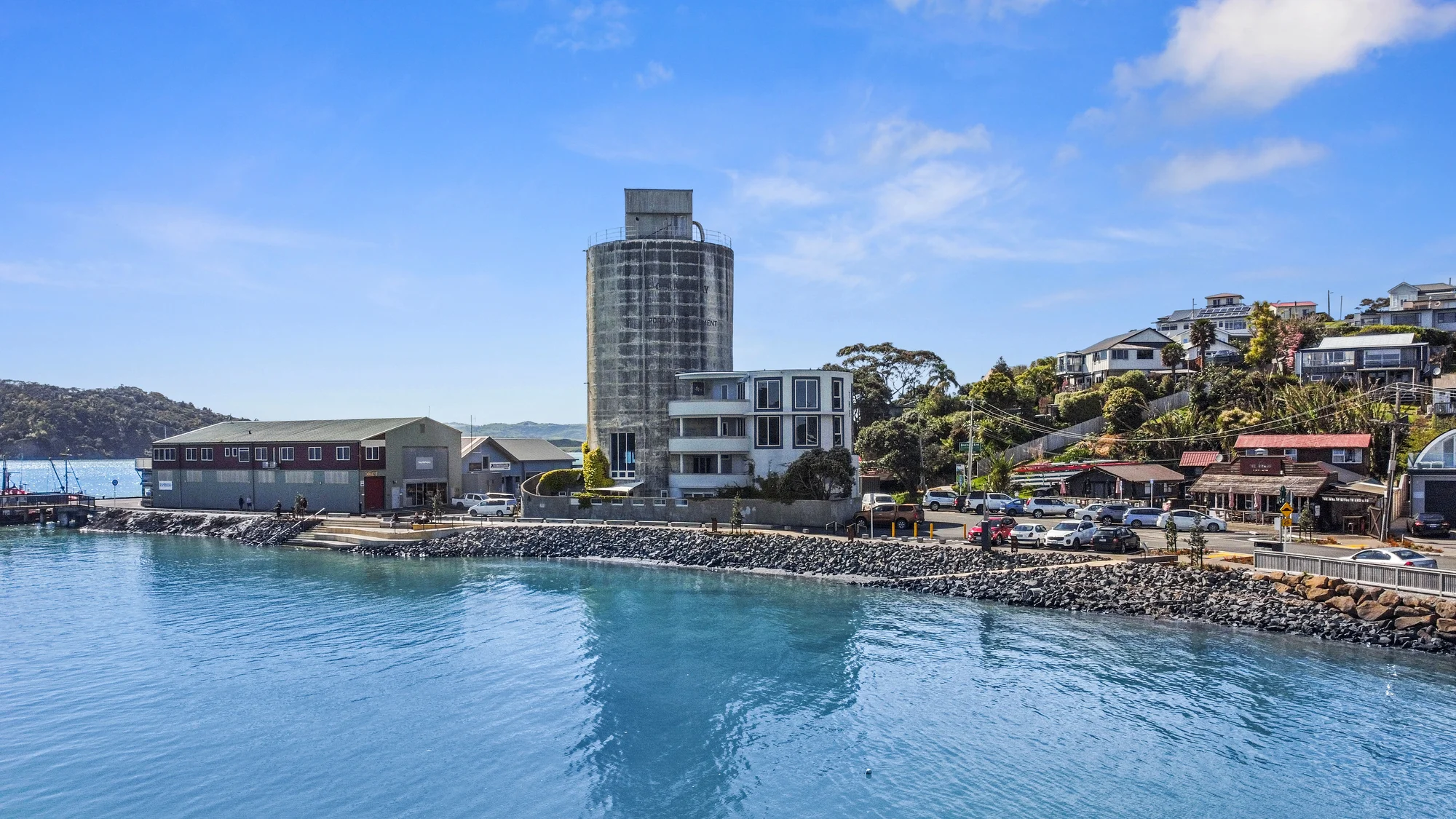 Raglan 2房  Amazing  Bach and investment - 55k annual revenue!