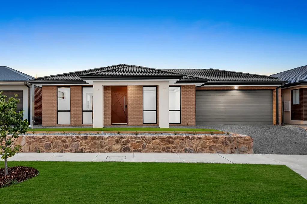 Ultra Luxury Living in Heart of Pakenham.