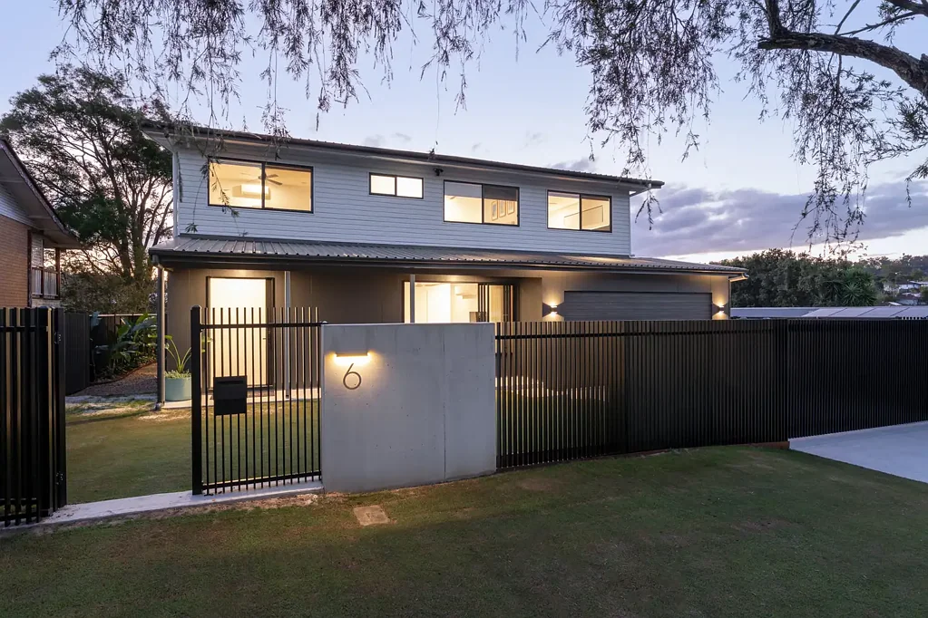 Ferny Hills 5ਬੈੱਡਰੂਮ The Ultimate Family Home, Beautifully Transformed