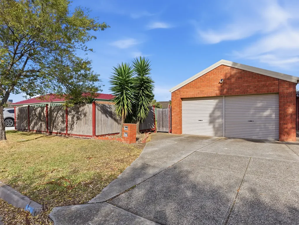 HOME FOR RENT IN HOPPERS CROSSING