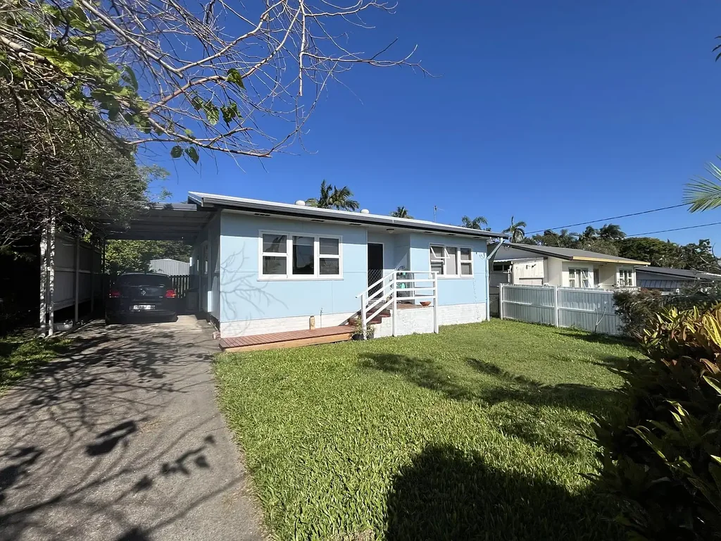 PARTLY FURNISHED 3 BED HOUSE WITH OUTDOOR ENTERTAINMENT
