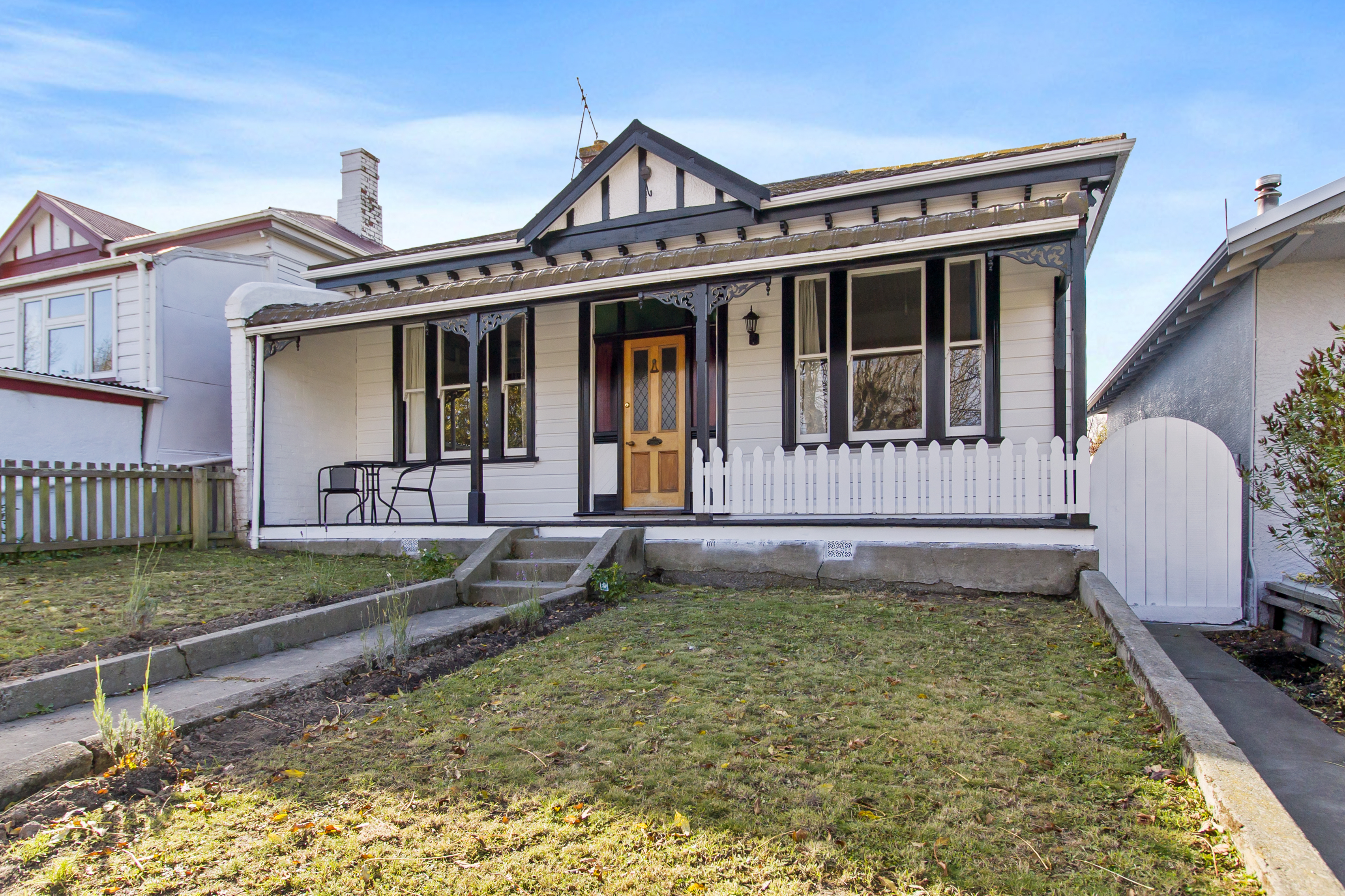 16 Memorial Avenue, Parkside