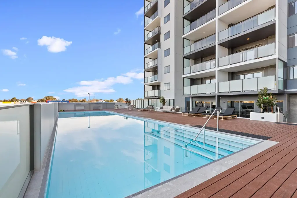 Modern Level 6 Apartment with Resort-Style Facilities