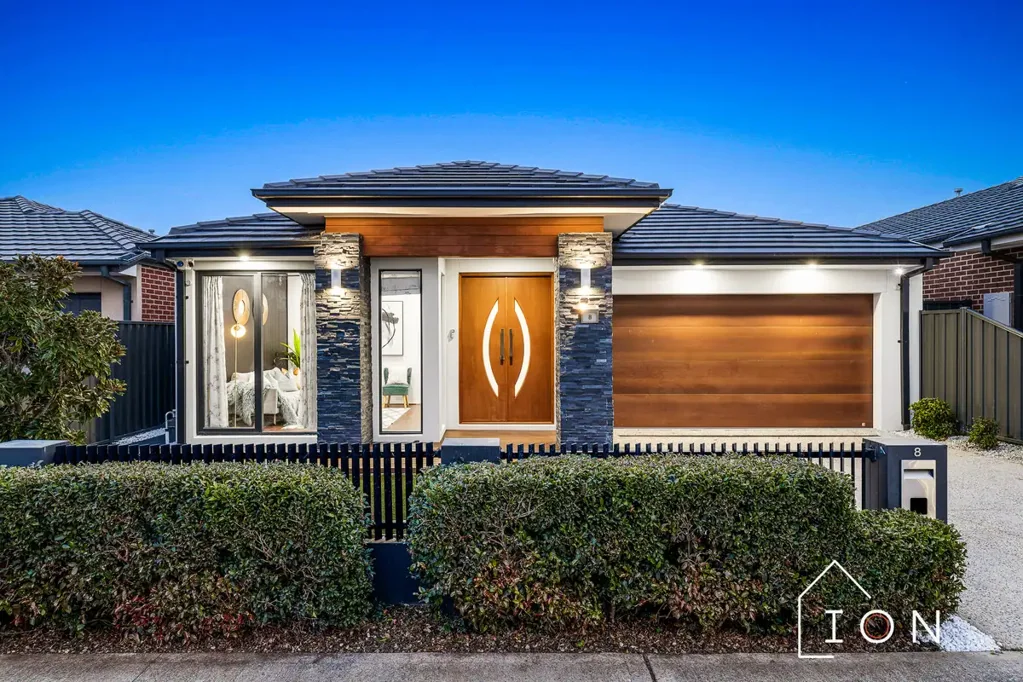 8 Merribrook Boulevard, Clyde, VIC 3978