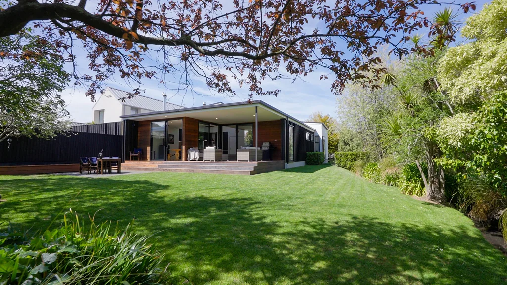 Saint Albans 4 Bedroom More Than Meets the Street