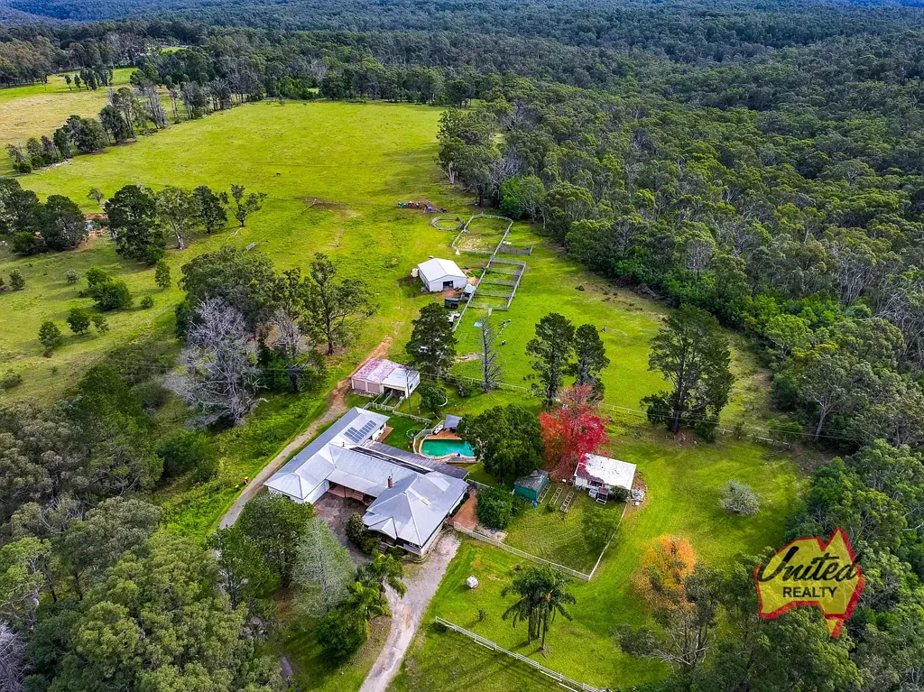 Orangeville 6ਬੈੱਡਰੂਮ Private Acreage Sanctuary – 45.63 ha* with Large Family Home and Pool