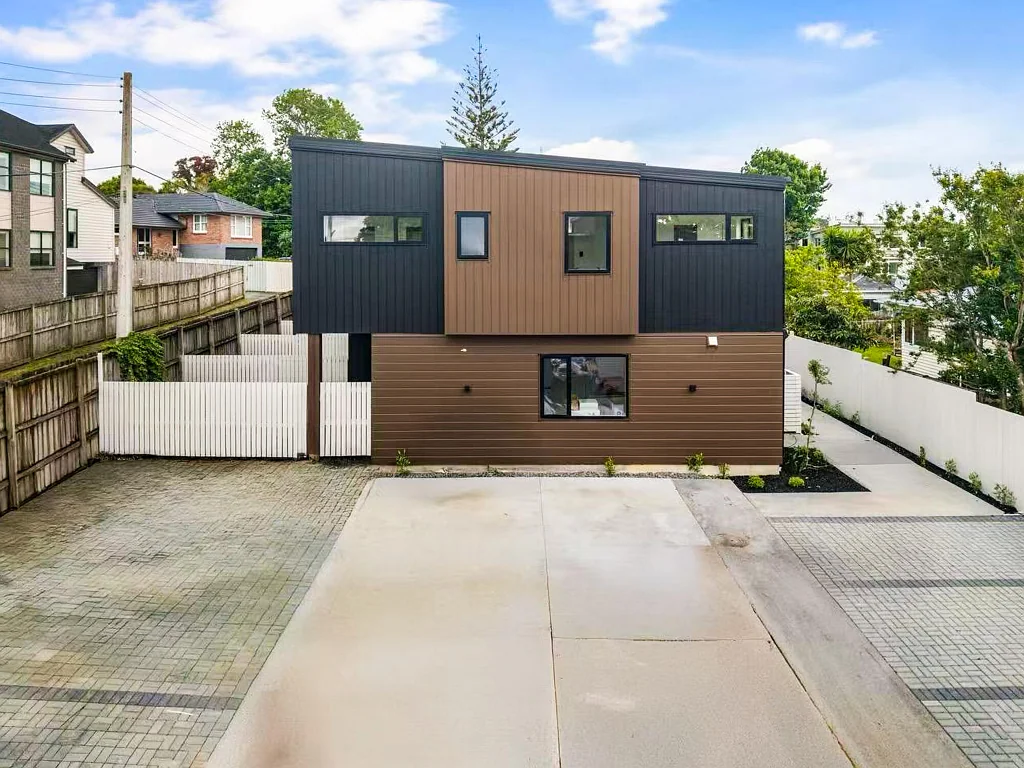 Avondale 2Zimmer Corner Position, Brand-New & Ready to Impress