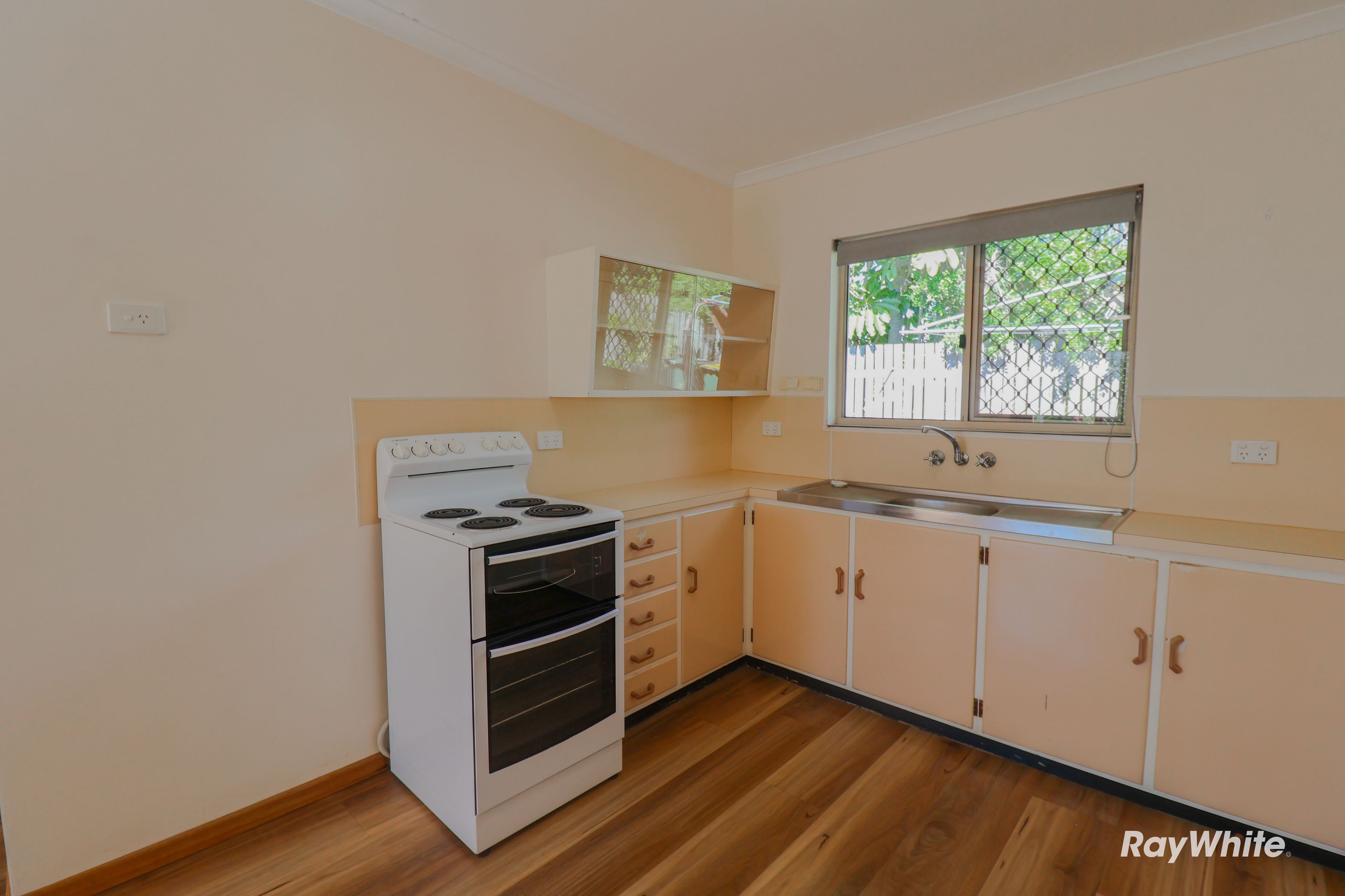 UNIT 4 42 AVOCA ST, MILLBANK QLD 4670, 0 રૂમ, 0 બાથરૂમ, House