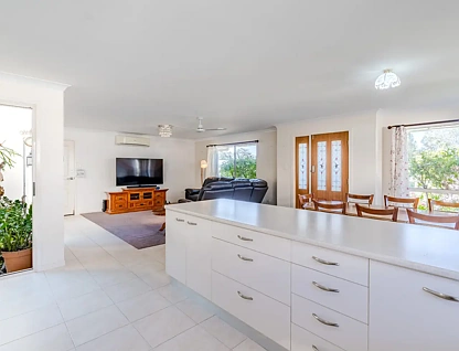 8 Oasis Court, Bundaberg North, QLD 4670, 4部屋, 2バスルーム, House