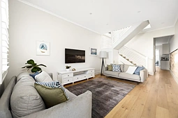 4 Isabella Street, Queens Park