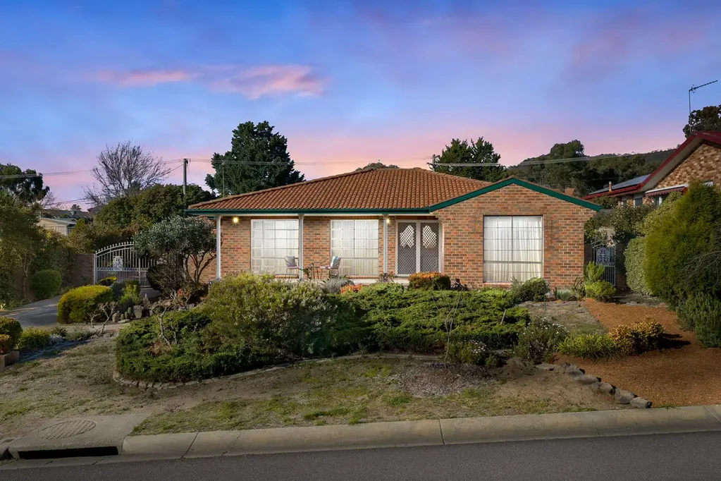Gilmore 4房  Immaculate family home in peaceful setting