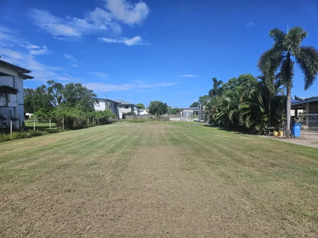 Ingham  972 SQUARE METRE (JUST UNDER 1/4 ACRE) BLOCK CLOSE TO SCHOOLS & HOSPITAL!