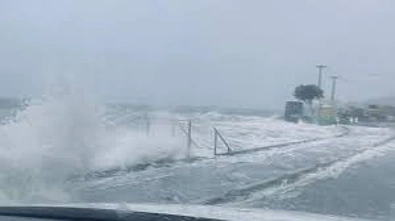 全岛戒备！破坏性气旋Vaianu逼近，新西兰北岛拉响最高级别风雨警报