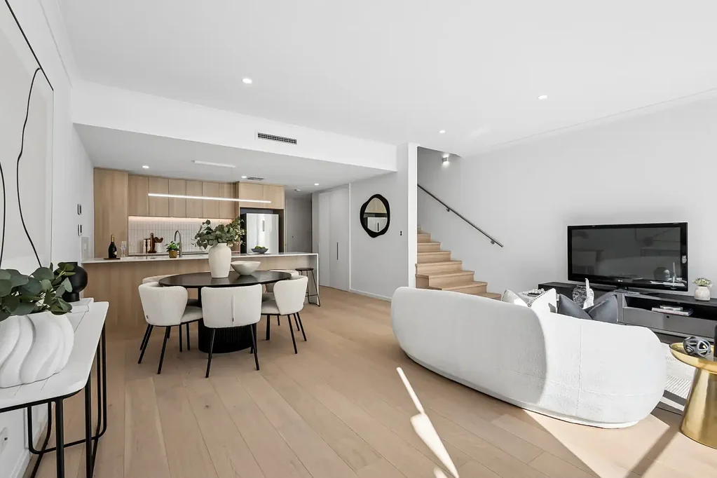 Subiaco 3房  Brand New Light-Filled Subiaco Residence with North-Facing Courtyard
