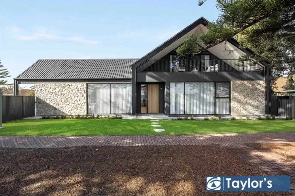 North Haven 4 Bedroom EXCLUSIVELY DESIGNED COASTAL HOME ON A BIG CORNER BLOCK OVERLOOKING MARINA