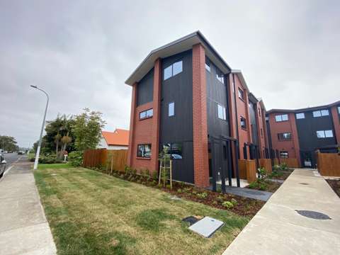 2 Bedroom, Avondale