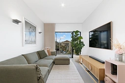 13/31 Giles Street, Kingston