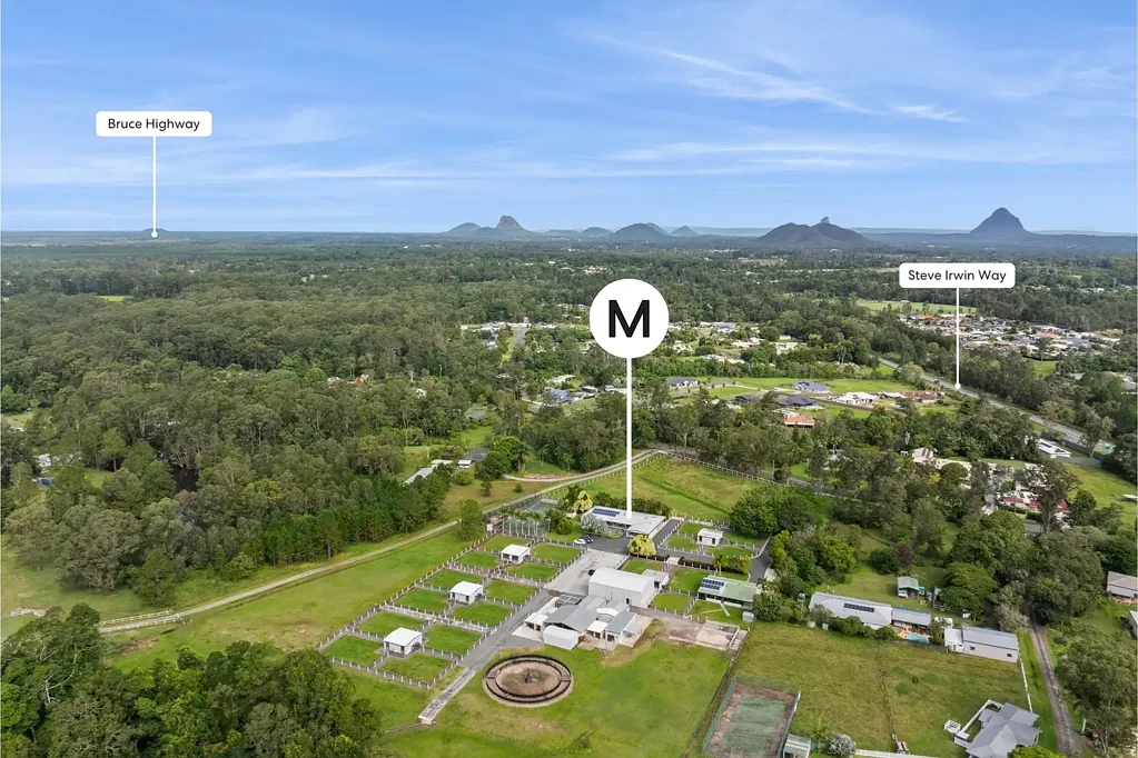 Landsborough 7房  Triplex living, racehorse focused, 9-acre utopia