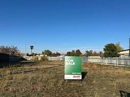 13 Day Street, Henty