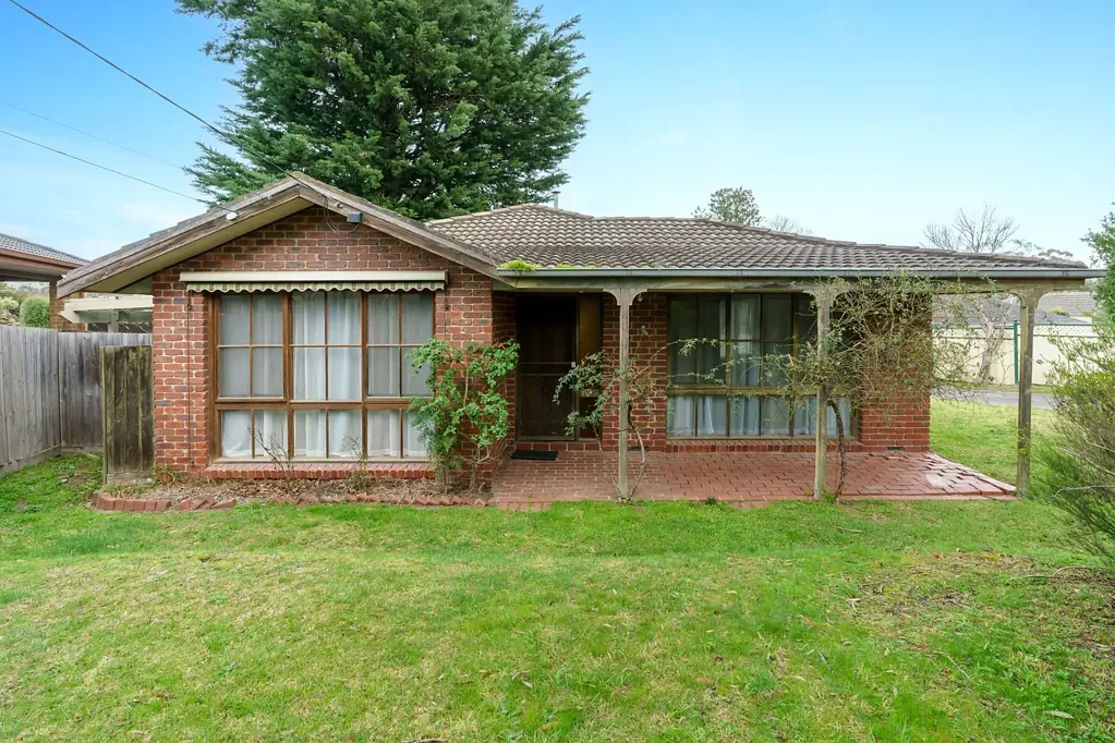 Langwarrin 3 Bedroom A Big Opportunity on a Large Allotment - 837m2 (approx.)