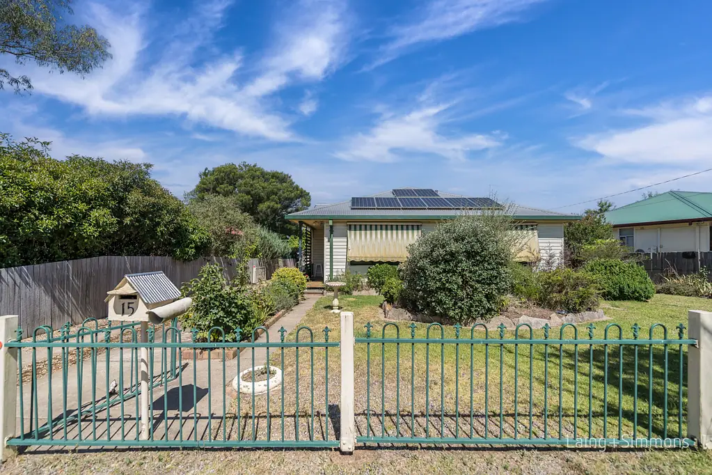15 Jones Avenue, Armidale, NSW 2350