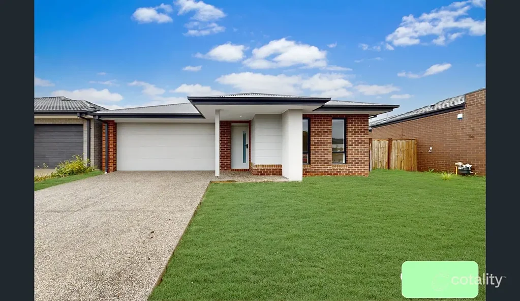 Beveridge 4房  LUXURY FAMILY HOME BACKING ON TO THE 18TH HOLE