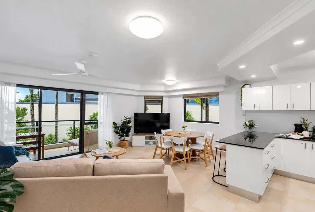 Cairns North 2ਬੈੱਡਰੂਮ THE PERFECT LOCATION | PRISTINE INTERNAL PRESENTATION