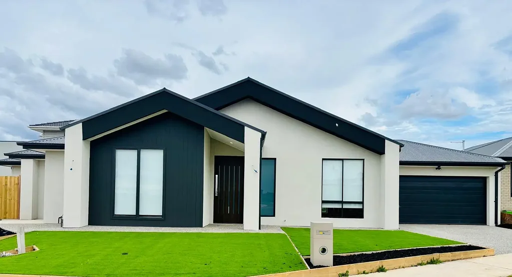 Experience Luxurious Living with Space and Style!!