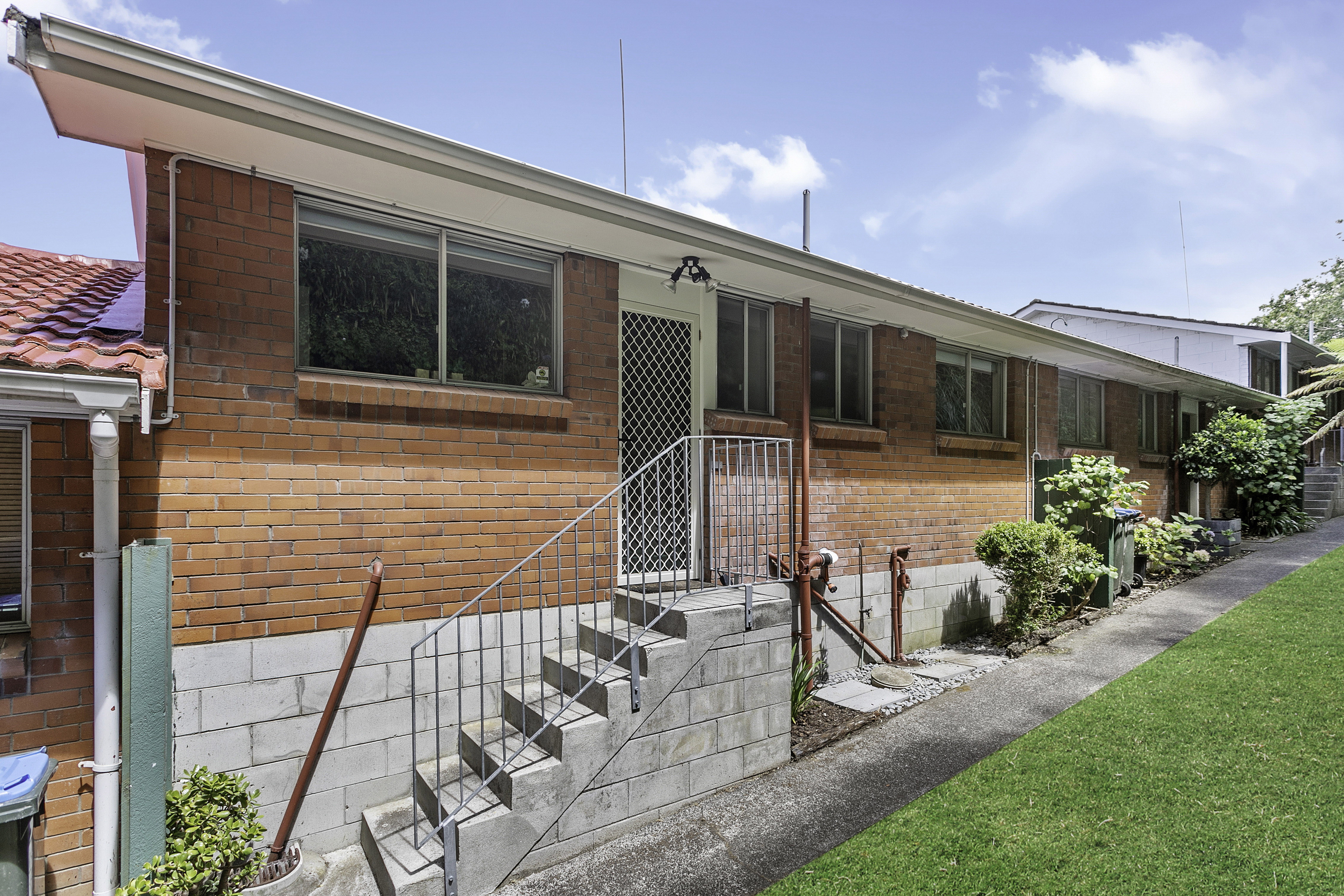 3/2b Queensway, Three Kings, Auckland, 2 રૂમ, 1 બાથરૂમ