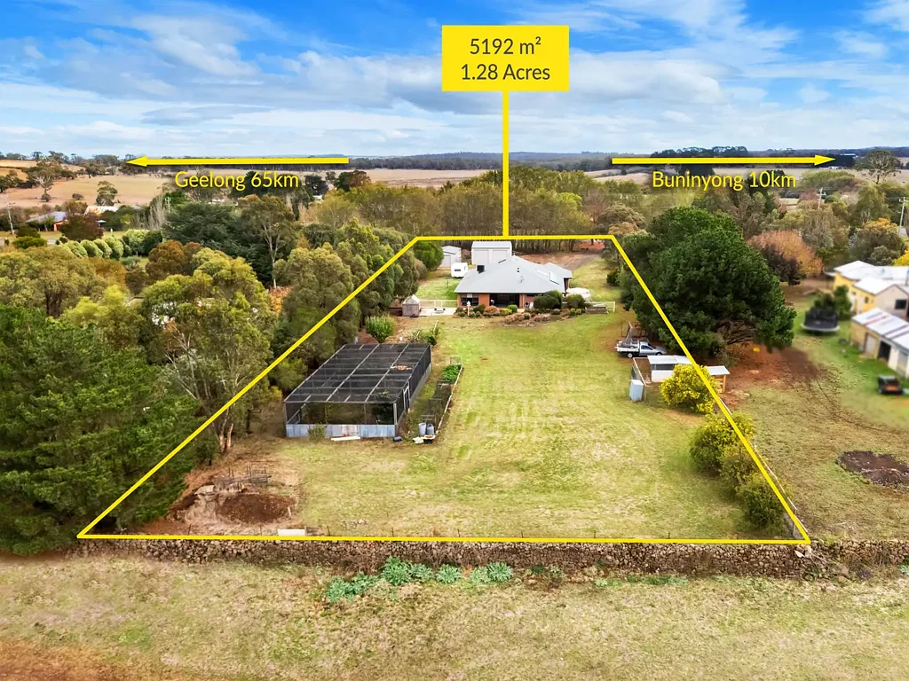 Clarendon 4房  Colossal Family Home, Huge Block With Features & Benefits For Everyone