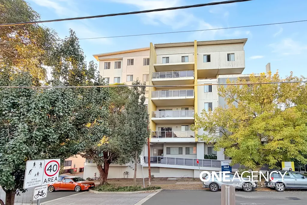 MODERN 2 BEDROOM APARTMENT WITH MULTIPLE OUTDOOR SPACES!!!