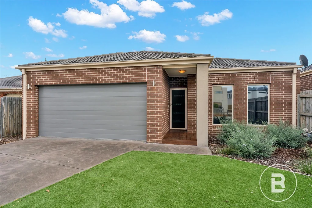 2/36 Somerton Court, Darley, VIC 3340