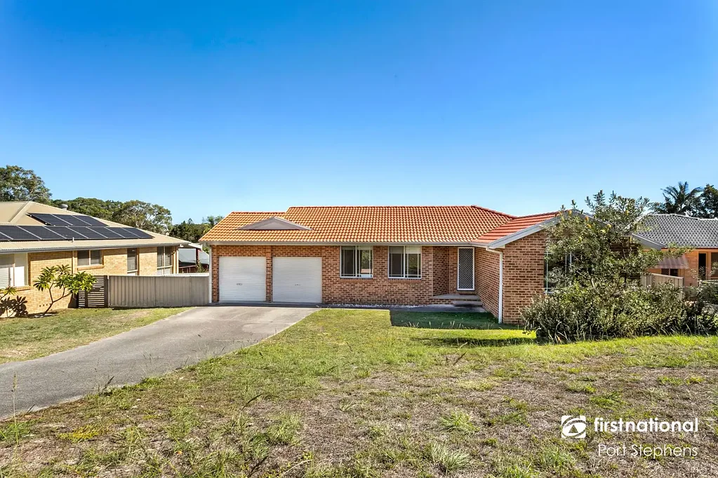 Anna Bay 4ห้องนอน GENEROUS FAMILY
LIVING WITH A STANDOUT ENTERTAINING DECK