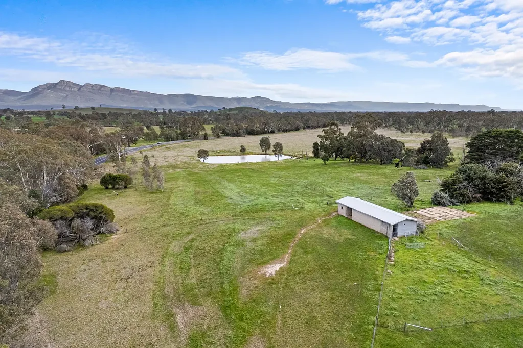 Moyston Expansive 56-Acre Farming Property with Panoramic Grampians Views