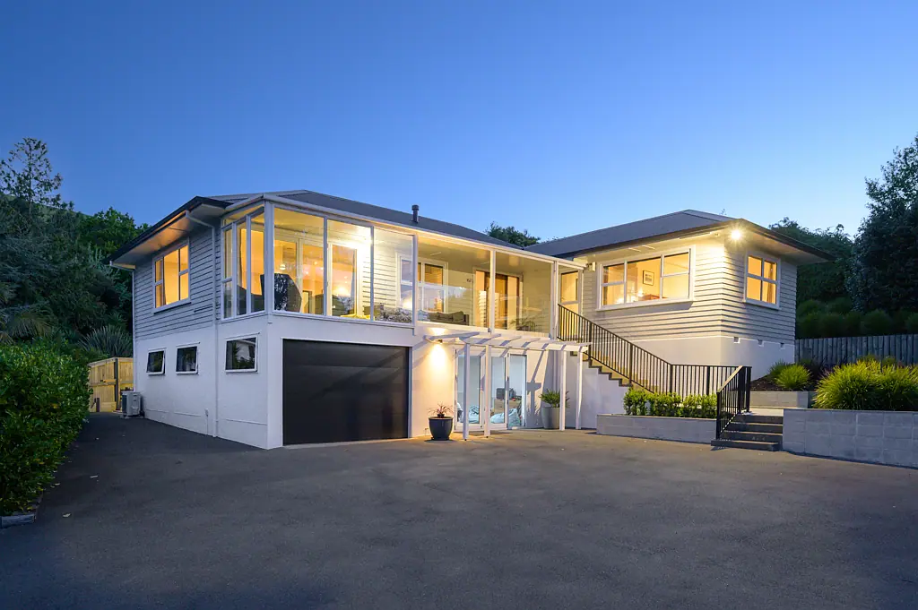 Atawhai 4房  Sea views, sunshine, home at last!