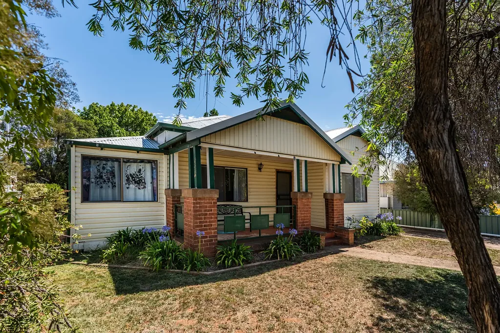 39 Wellington Street, Molong, NSW 2866