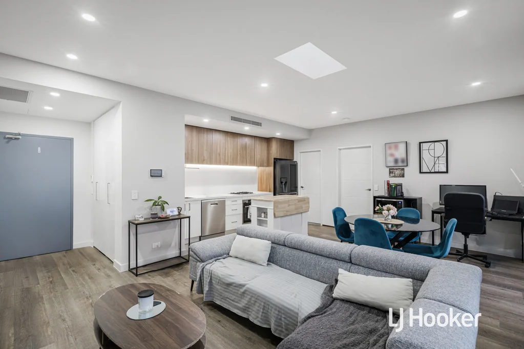 Beautiful 1 Bedroom Apartment - Fantastic Location!