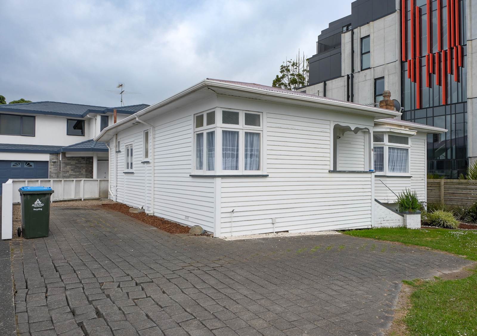 98 Point Chevalier Road, Point Chevalier, Auckland, 2 Bedrooms, 1 Bathrooms, House