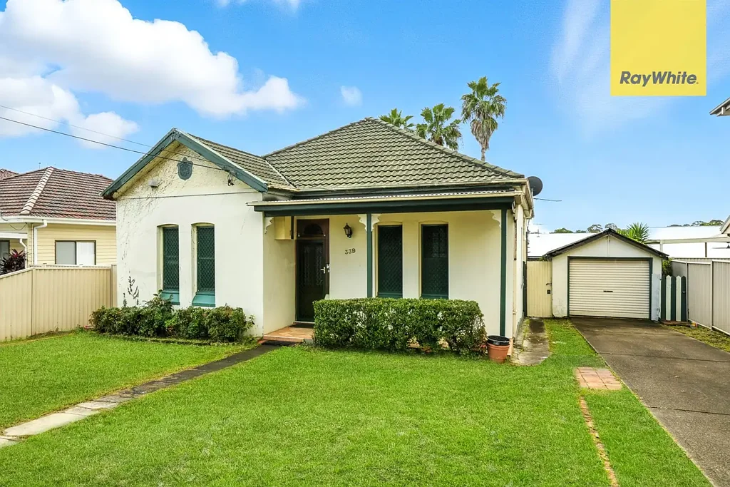 Merrylands 3ਬੈੱਡਰੂਮ 695.6 sqm With A 15.24m Frontage!