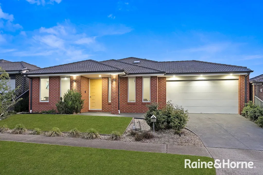 Cranbourne East 4Kwarto Elegant Family Living with Space, Style & Modern Comfort