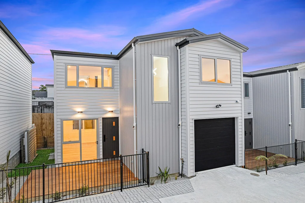 Blockhouse Bay 4房  "Modern Freehold Standalone Residence"