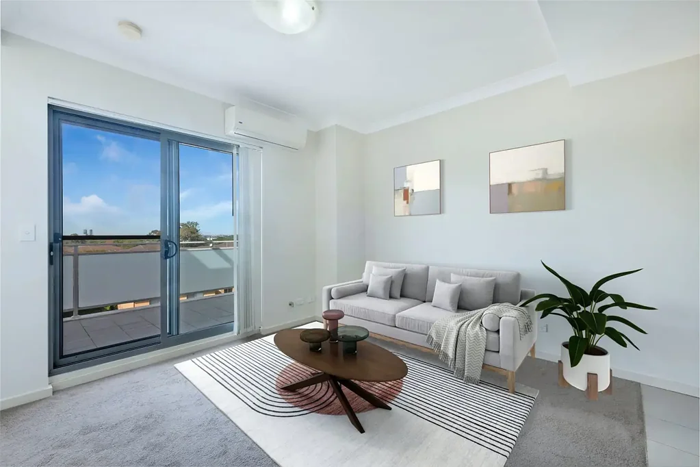 Top floor double-story with endless views